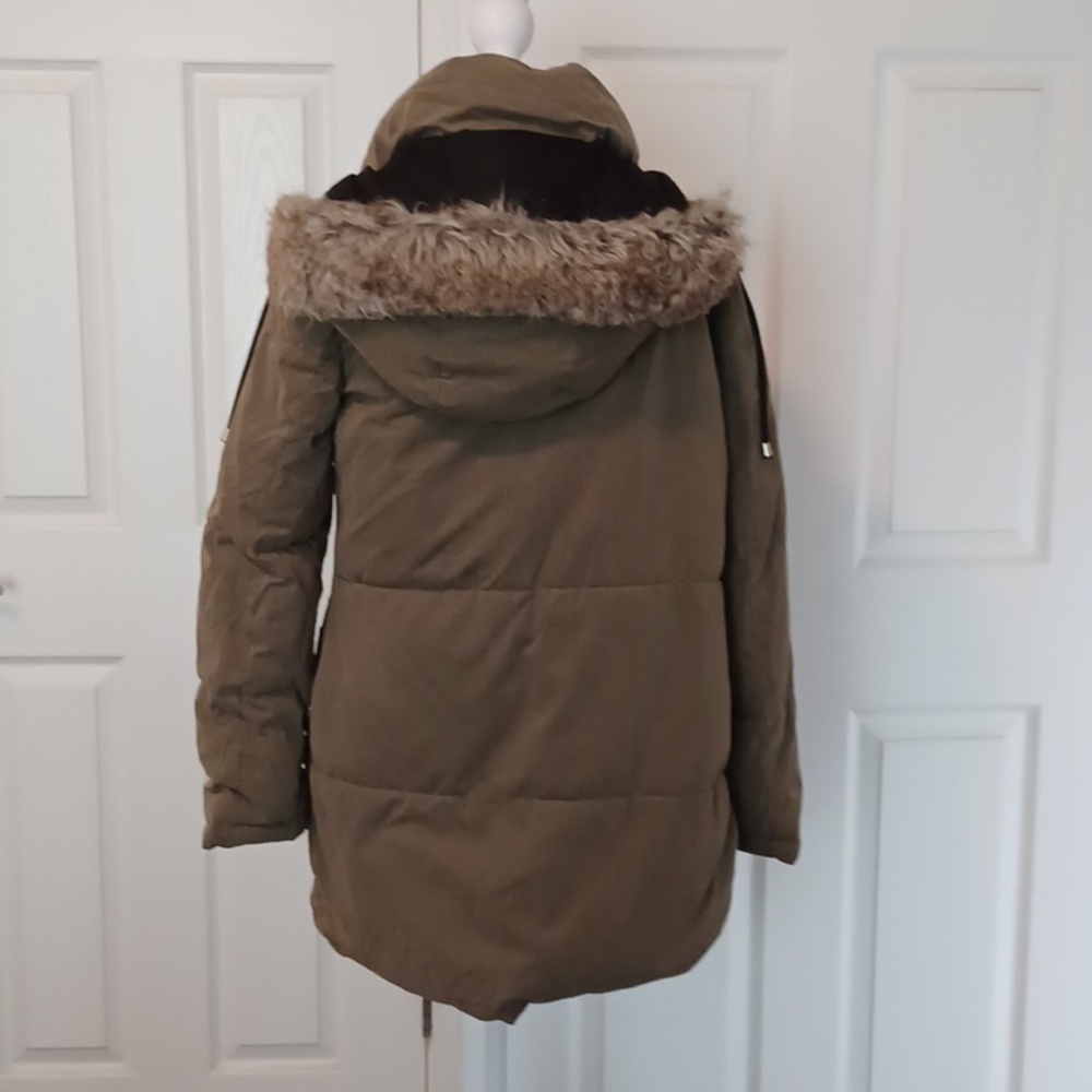 -- Old Navy Women's Olive Puffer Jacket Size Medium - Picture 6 of 10
